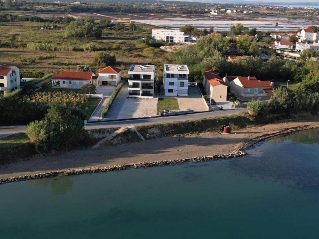 B & R Summer Breeze Apartments Nin Exteriér fotografie