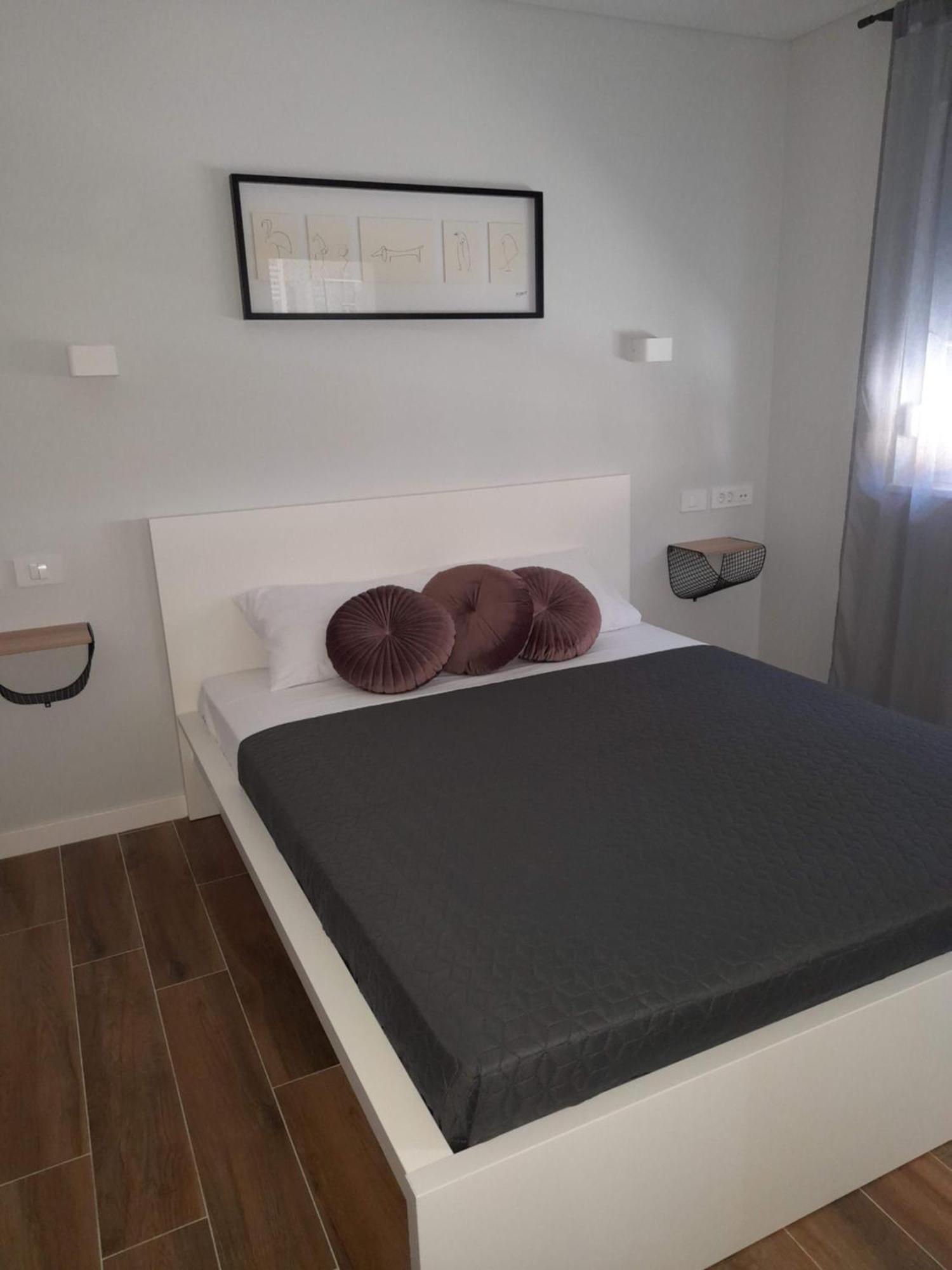 B & R Summer Breeze Apartments Nin Exteriér fotografie