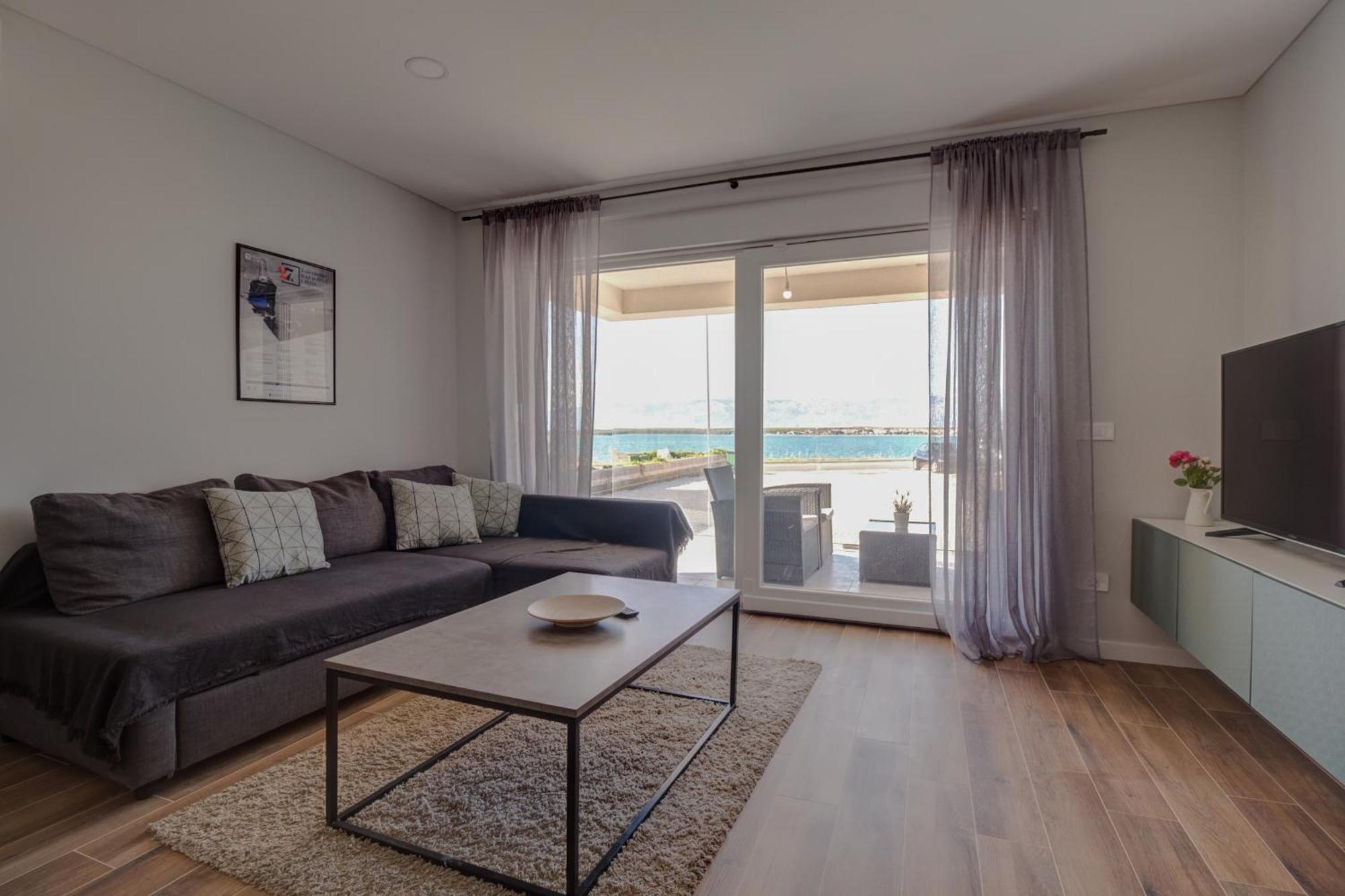 B & R Summer Breeze Apartments Nin Exteriér fotografie